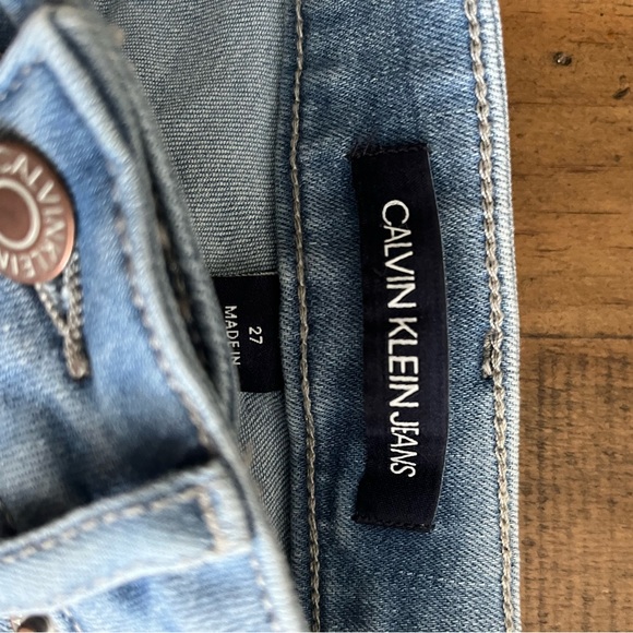 Gently used Calvin Klein Jeans - Picture 3 of 5